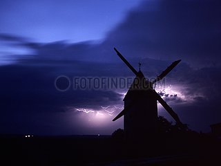 L'orage du 28 avril 2003 depuis le moulin de Moussaron Gers
