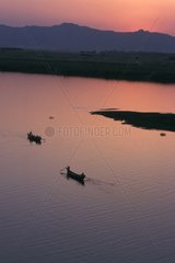 Sonnenuntergang auf einer Landschaft Burma