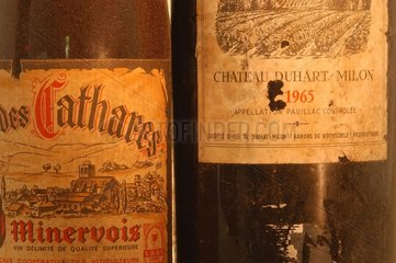 Minervois- und Pauillac -Weinflaschenetiketten