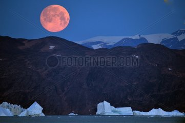 Moonset on Milne Land - Scoresbysund Greenland