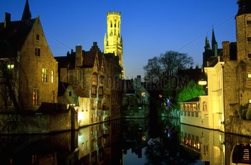 Bruges  canal vu de nuit