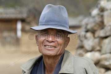 Porträt eines Mannes Moso Yunnan