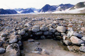 Ruines paléo-esquimau en pierre Côte nord-est du Groenland