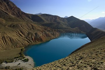 Lac d'altitude dans la réserve de Sarychat-ertash