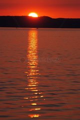 Sonnenuntergang auf der adriatischen kroatischen Meer