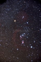 La constellation d'Orion dans le ciel étoilé