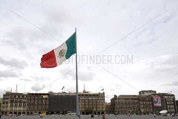Riesenflagge am Zocalo Place in Mexiko -Stadt Mexiko