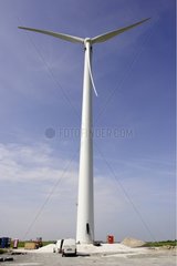 Montage terminé d'une éolienne dans l'Aube France