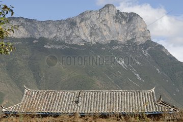 Dach eines Hauses in der Nähe des Moso Lugu Lake Yunnan China