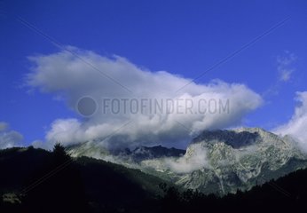 Etale Massiv wurde von einer Wolke Haute-Savoie herüber geflogen
