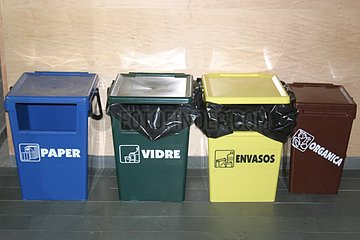Dustbins of selective sorting in a school Spain