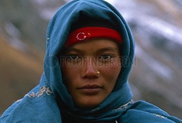 Porträt der nepalesischen jungen Frau Nepal
