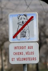 Panel prohibiting the access to dogs and cycles Haut-Rhin