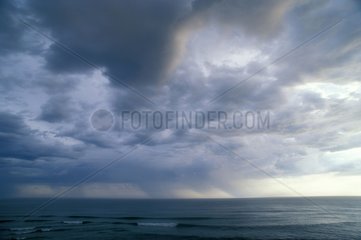 StÃ¼rmischer Himmel Ã¼ber dem Sea Tasmanien