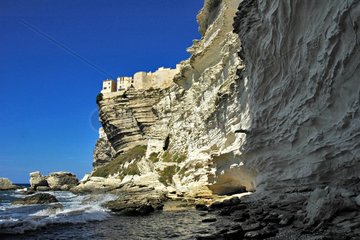 WeiÃŸer Kalksteinklippe  der in das Meer Frankreich stÃ¼rzt