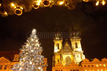 Tyn Church und Weihnachtsmarkt Altstadt Platz Prag Prag
