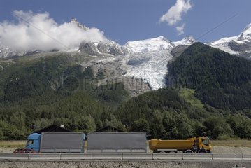 Glacier des Bossons at RN 205 and the Mont Blanc tunnel
