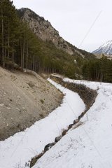 Protection contre les avalanches par digue de pneus Briançon