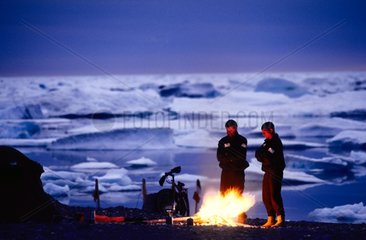 Feu de camp sur Boothia Arctique canadien
