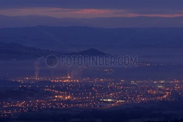 Stadt Isoire in Sunrise Auvergne Frankreich