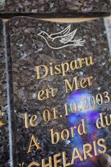 Grabstein in der Kapelle fÃ¼r Seeleute  die in Sea France vermisst werden
