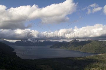 Tromen Lake im Lanin Vulkan NP Patagonia Argentinien
