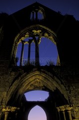 Lever de Lune sur ruines de l'abbaye de Beauport Bretagne