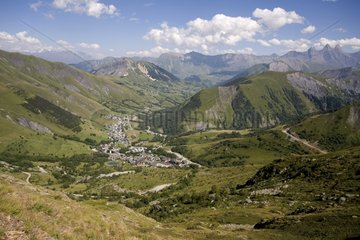 Saint-Jean-de-Maurienne-Ansicht des Col de la Croix de fer