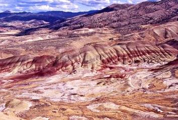 Volcanic ash colours of manganese and iron oxide the USA