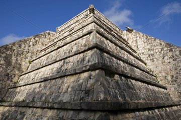 Mauer einer Ruine eines Maya -Tempels in Chichen Itza Mexiko