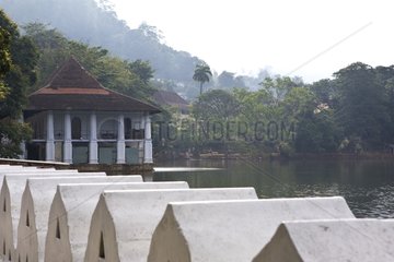 Tempel des Zahns und Kandy Lake Sri Lanka