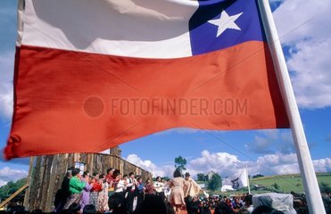 Ile de Chiloé  fête populaire à Delcahué  drapeau chilien