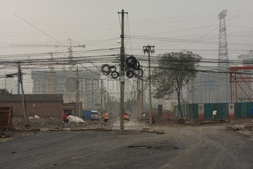 Elektrikdraht in einer Straße in Peking China verwickelt