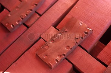 Detail des Konstruktions der BrÃ¼cke aus rotem Holz