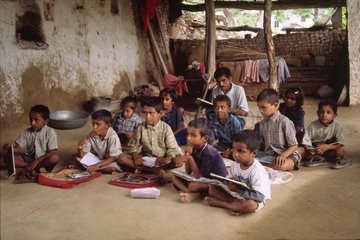 Ecole de village et élèves Rajasthan