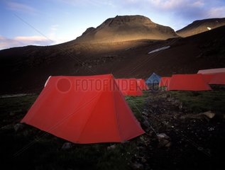Camping mit dem Fuß des Gletschers Vatnajoekull Island