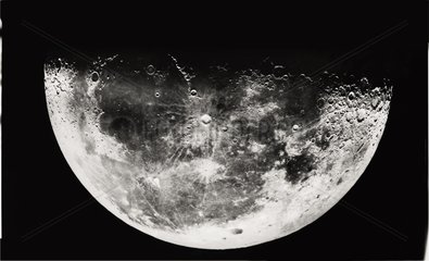 Last quarter of Moon viewn by telescope