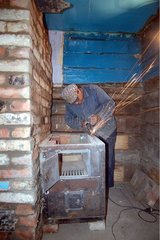 Construction of a Russian furnace traditionel in a house