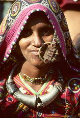 NDIA ; Gujarat. The Kutch. Tribal (s.c. scheduled tribes) woman in the village of Ludia.