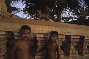 Katze Gehen Wir haben Denkmal hinter Kampuchea Children
