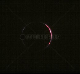 Eclipse totale de Soleil avec chromosphère visible