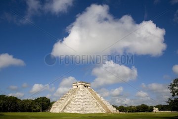 Gesamtbild auf den Ruinen einer Maya -Pyramid -Mexiko