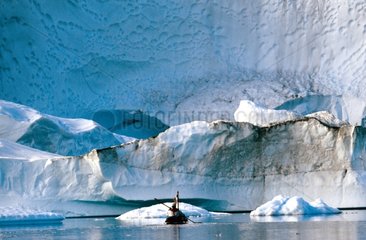 Kayak de mer et paroi de glace Groenland