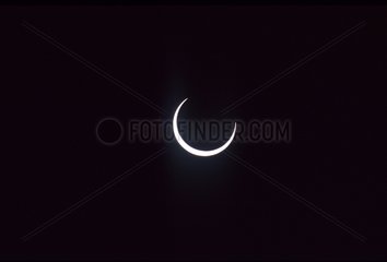 Soleil masqué par la Nelle Lune lors d'une éclipse annulaire