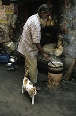 Mann  der das Kochen auf den StraÃŸen von Kalkutta Indien macht