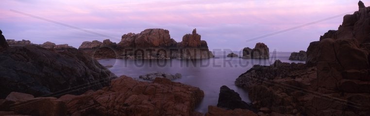 Twilight -Licht an der Nordküste von Bréhat Island