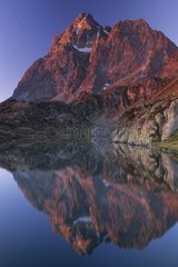 Lac supérieur et le Mont Viso Alpes Italie