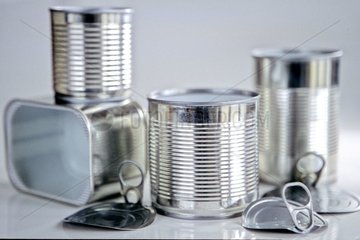 Cans in steel which can be recycled