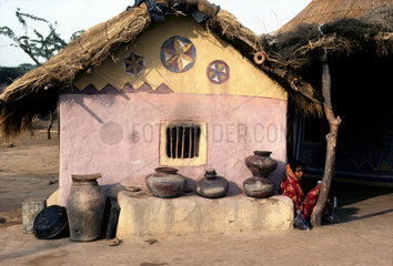 NDIA ; Gujarat. The Kutch. In the tribal (s.c. scheduled tribes) village of Ludia.