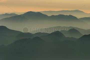 Die Pyrenäenkette am frühen Morgen vom Pic du Midi